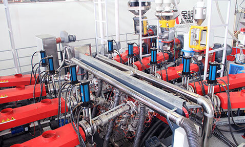 Extruders of 5-9 layer high-barrier cast film line