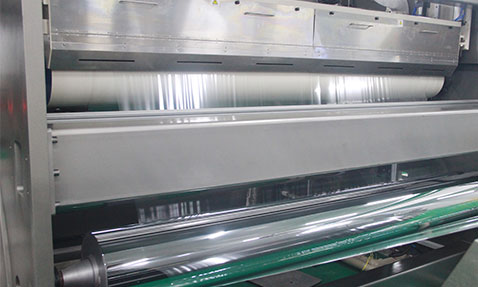 In-line coating device of BOPET stretch film orientation production line