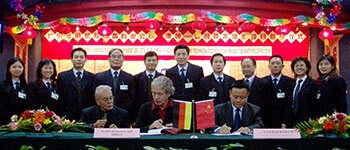 金明精机与全球著名挤塑设备供应商普密斯建立合作伙伴关系。
